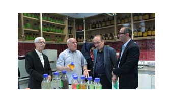 بازدید ریاست پژوهشگاه رنگ از هلدینگ صنعت پتروشیمی ری
